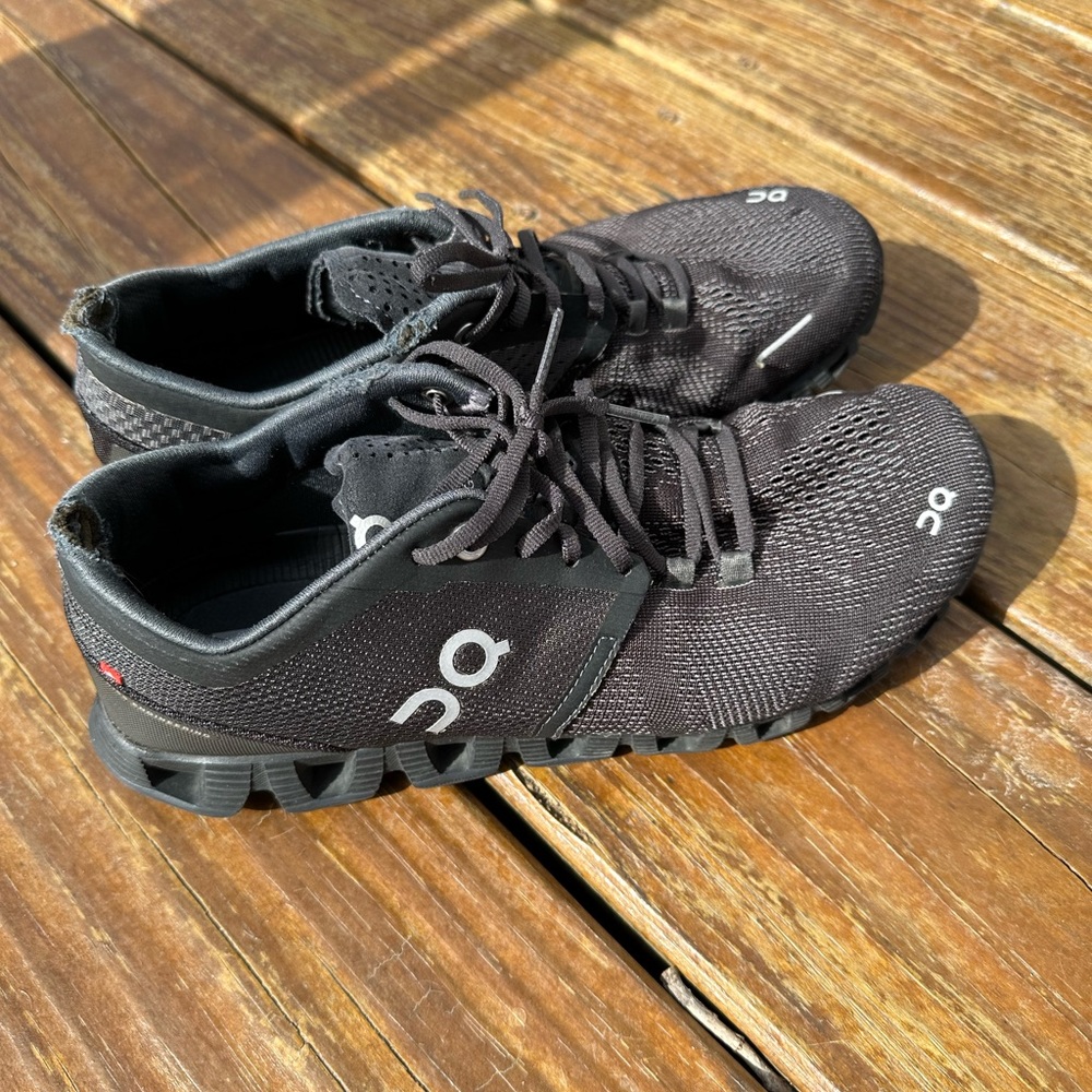 On Cloud Shoes Women’s size 8